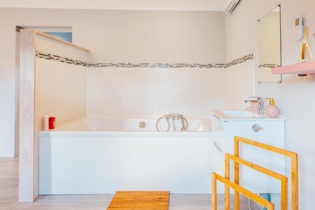 Grande Maison Avec Piscine Et Jacuzzi A La Campagne Desvres Luaran gambar